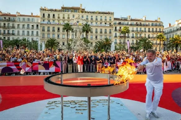 Paris-2024 Olympic flame parades down the Cannes pink carpet
 – 2024-05-23 02:55:00